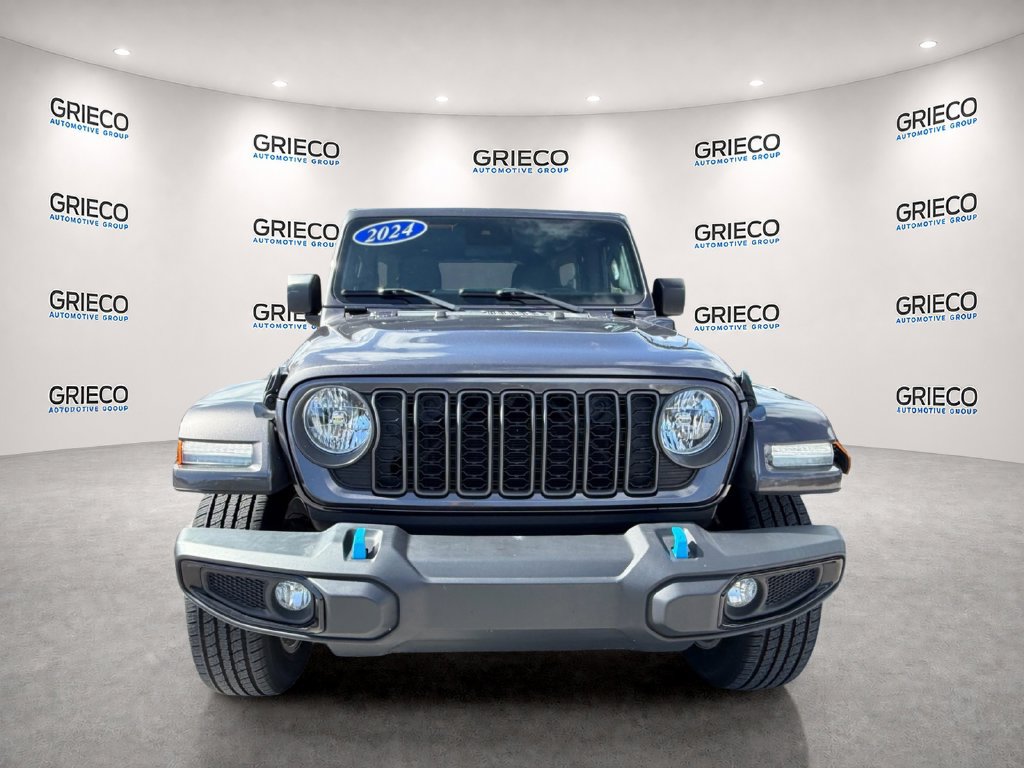 Used 2024 Jeep Wrangler Unlimited AWD/4WD image 2