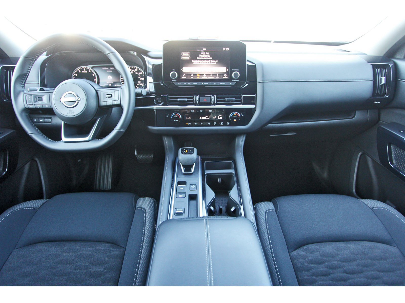 Certified 2025 Nissan Pathfinder SV w/ SV Premium Package FWD image 13