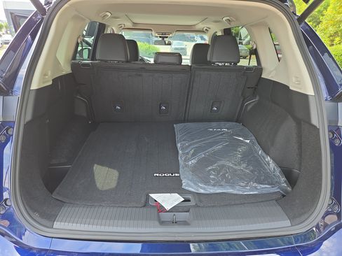 Certified 2026 Nissan Rogue SV w/ SV Premium Package FWD image 22
