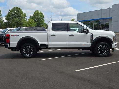 Used 2024 Ford F250 Platinum AWD/4WD image 8