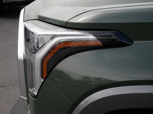 Used 2023 Toyota Tundra Limited AWD/4WD image 16