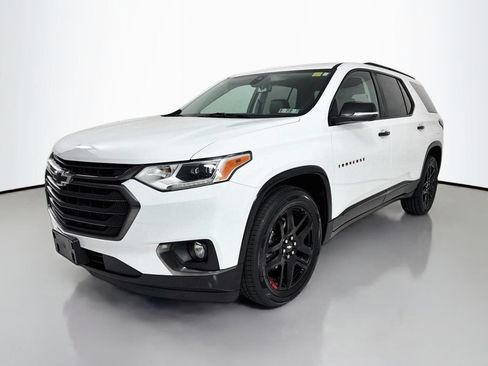 Used 2021 Chevrolet Traverse Premier w/ Redline Edition AWD/4WD image 3