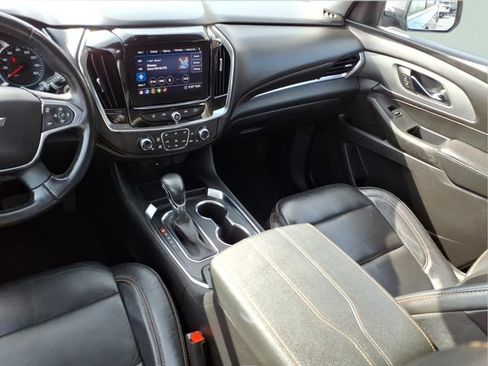Used 2021 Chevrolet Traverse LT AWD/4WD image 17