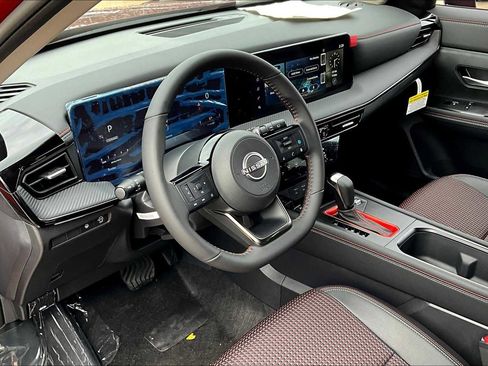 New 2025 Nissan Kicks SR image 10