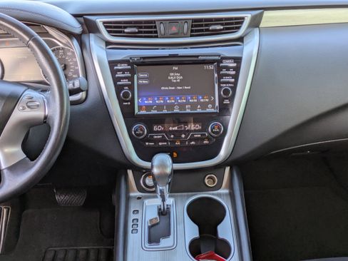 Used 2017 Nissan Murano SV image 17