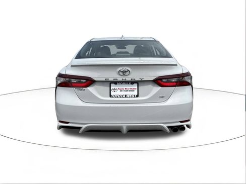 Used 2024 Toyota Camry SE image 4