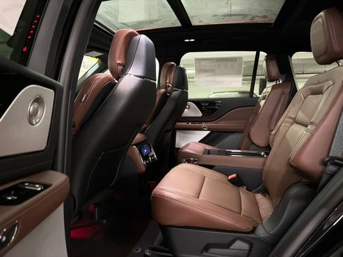 New 2026 Lincoln Aviator Reserve AWD/4WD image 19