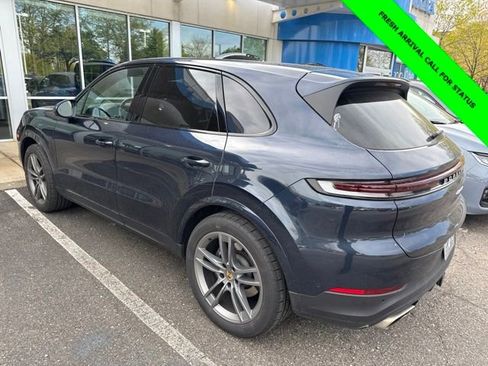 Used 2024 Porsche Cayenne AWD/4WD image 9