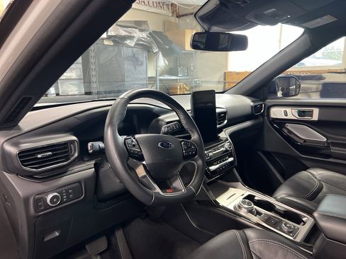 Used 2021 Ford Explorer ST w/ Equipment Group 401A image 14