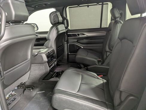 New 2026 Jeep Grand Wagoneer Limited AWD/4WD image 33