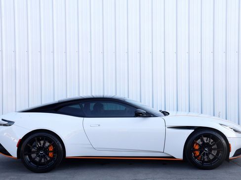 Used 2022 Aston Martin DB11 Coupe image 50