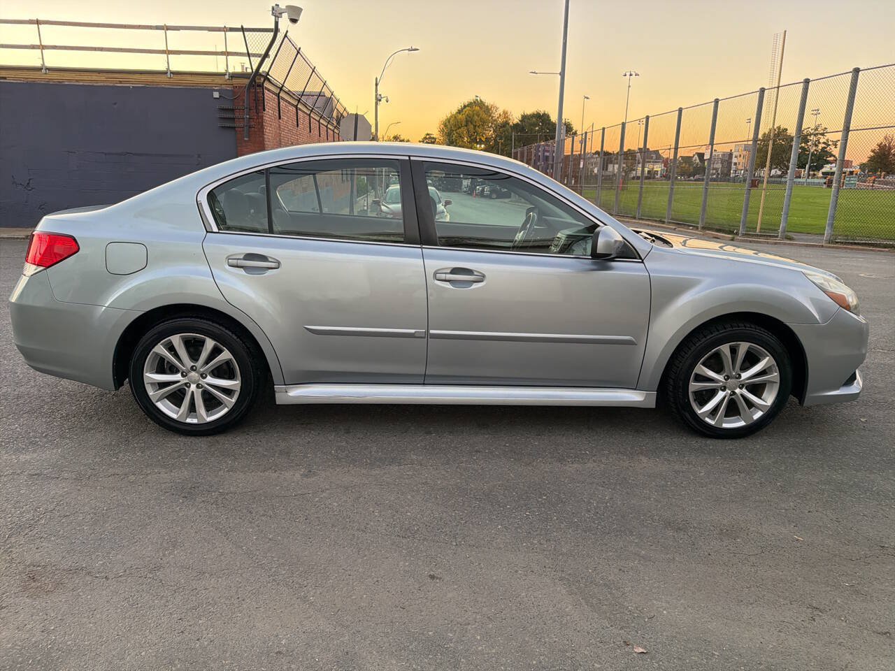 Used 2013 Subaru Legacy 2.5i Premium AWD/4WD image 7