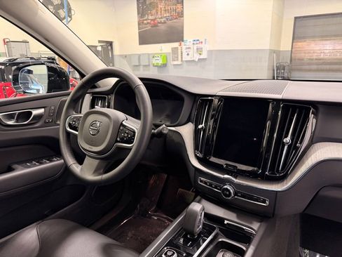 Used 2025 Volvo XC60 B5 Plus w/ Climate Package AWD/4WD image 30