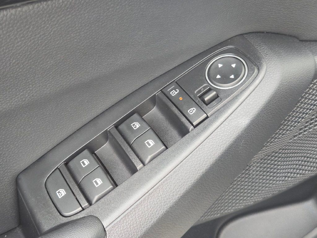 Certified 2025 Kia Seltos X-Line AWD/4WD image 15