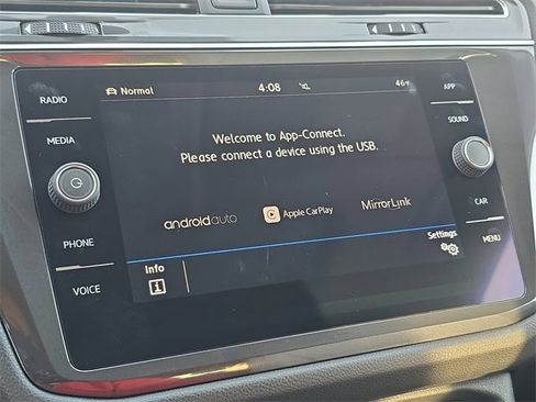 Used 2019 Volkswagen Tiguan SE w/ Panoramic Sunroof Package image 25