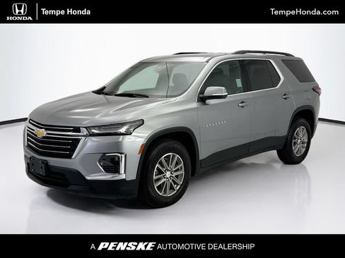 Used 2023 Chevrolet Traverse LT FWD image 1