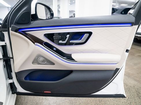 Used 2023 Mercedes-Benz S 580 S 580 image 24