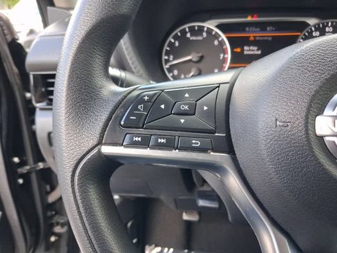 Used 2024 Nissan Sentra SV FWD image 17