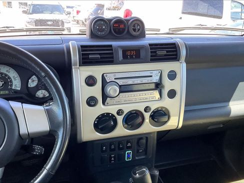 Used 2010 Toyota FJ Cruiser 4WD image 15