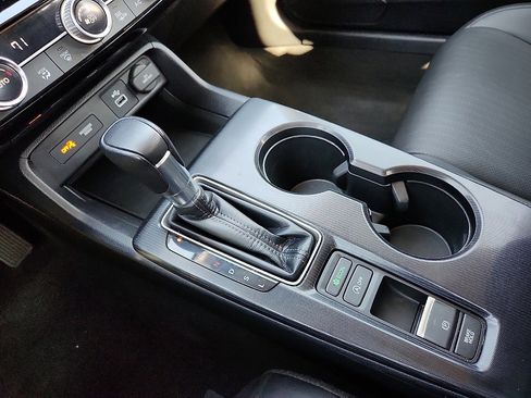 Used 2024 Honda Civic EX-L image 12