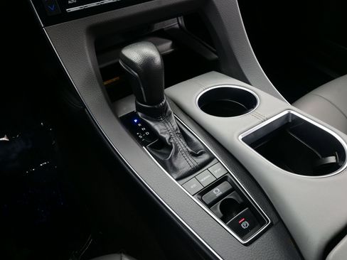 Used 2019 Toyota Avalon XLE image 21