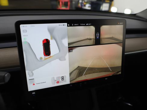 Used 2025 Tesla Model Y Long Range image 23