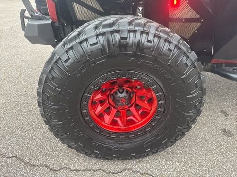 Used 2018 Jeep Wrangler Unlimited Rubicon w/ Safety Group AWD/4WD image 12