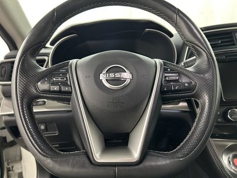 Used 2023 Nissan Maxima SL FWD image 8