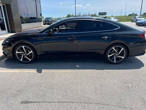 Used 2021 Hyundai Sonata SEL Plus w/ Tech Package FWD image 2