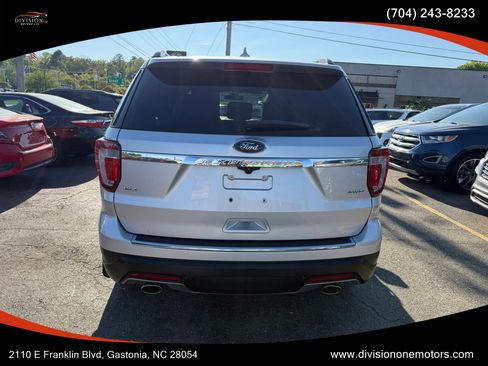 Used 2018 Ford Explorer XLT w/ Equipment Group 202A AWD/4WD image 5