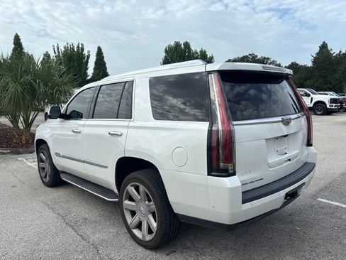 Used 2019 Cadillac Escalade Luxury AWD/4WD image 7