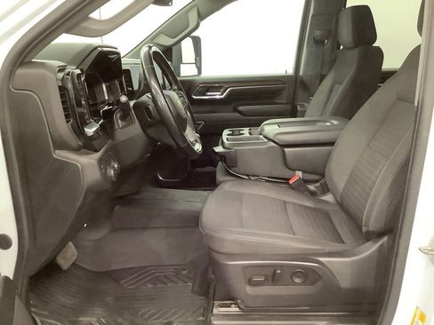 Used 2024 Chevrolet Silverado 2500 LT AWD/4WD image 11