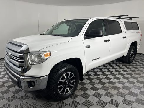 Used 2017 Toyota Tundra SR5 w/ TRD Off Road Package AWD/4WD image 8