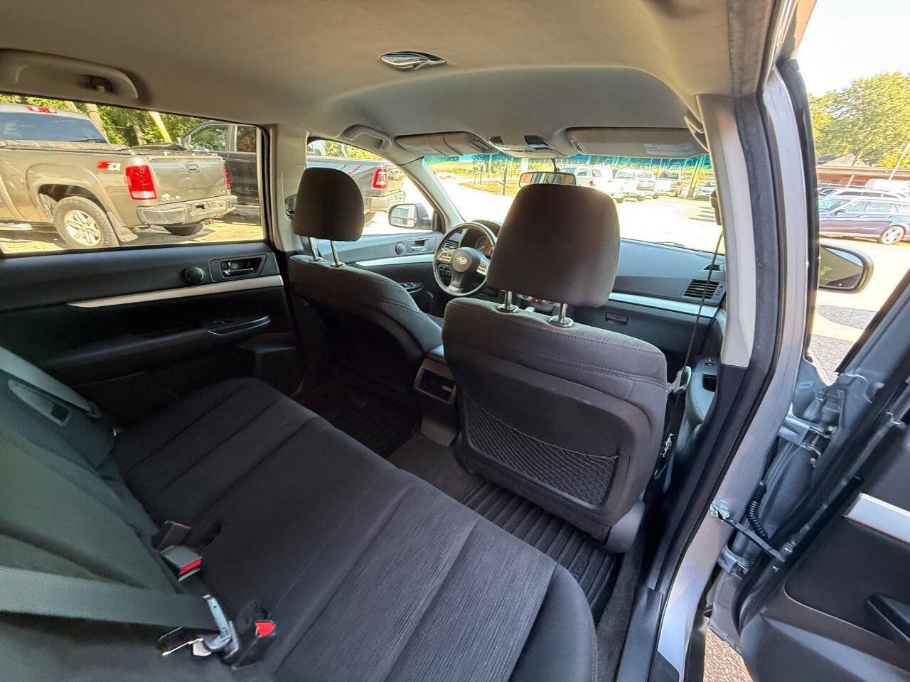 Used 2013 Subaru Outback 2.5i Premium w/ All-Weather Pkg AWD/4WD image 18