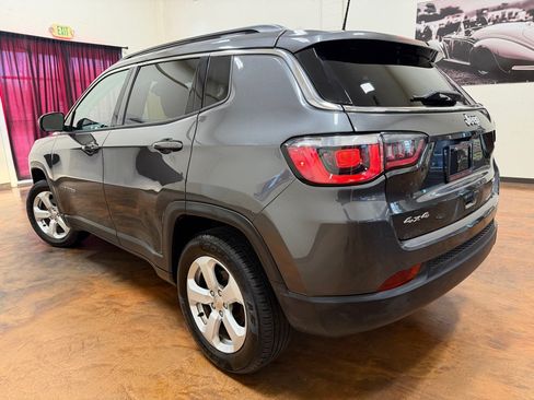 Used 2019 Jeep Compass Latitude w/ Cold Weather Group AWD/4WD image 2
