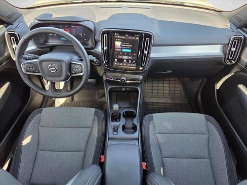 Used 2026 Volvo XC40 B4 Core w/ Protection Package Premier FWD image 25