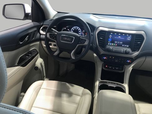 Used 2023 GMC Acadia Denali w/ Denali Ultimate Package AWD/4WD image 6