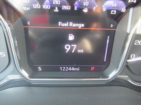 Used 2023 GMC Sierra 2500 Denali w/ Technology Package AWD/4WD image 39