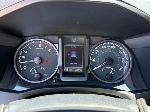 Used 2020 Toyota Tacoma TRD Sport w/ Technology Package RWD image 16