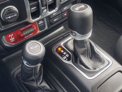 Used 2025 Jeep Wrangler Unlimited Sport AWD/4WD image 22