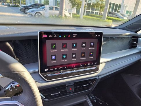 New 2026 Volkswagen Tiguan SE R-Line image 9