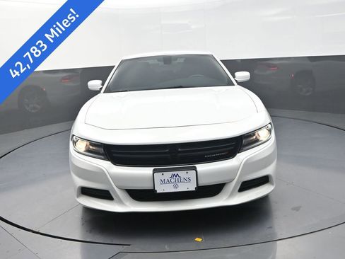 Used 2020 Dodge Charger SXT RWD image 2