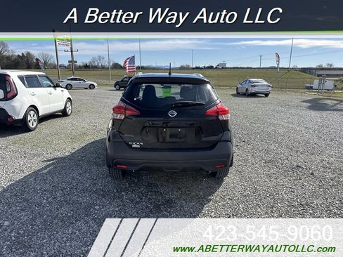 Used 2019 Nissan Kicks S FWD image 12