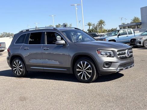 Used 2021 Mercedes-Benz GLB 250 image 4