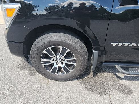 Used 2021 Nissan Titan SV w/ SV Convenience Package AWD/4WD image 3