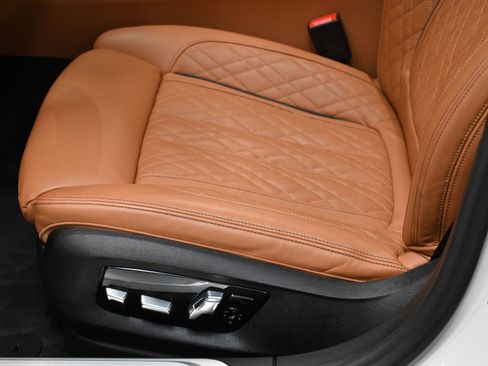 Used 2022 BMW M760i xDrive w/ Luxury Rear Seating Package image 24