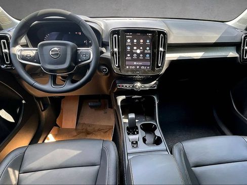 New 2026 Volvo XC40 B5 Core w/ Protection Package Premier AWD/4WD image 5