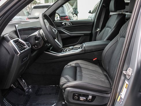 New 2026 BMW X5 xDrive50e image 17