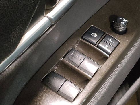 Used 2021 Toyota Camry SE image 27