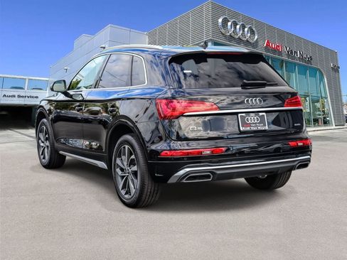 Used 2023 Audi Q5 2.0T Premium w/ Convenience Package AWD/4WD image 2